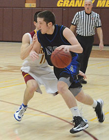 Avon's Sean Herrmann turns the corner in Thursday night's championship game.